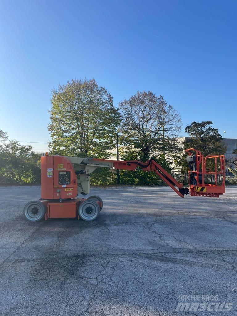 JLG 300 AJP Bomliftar