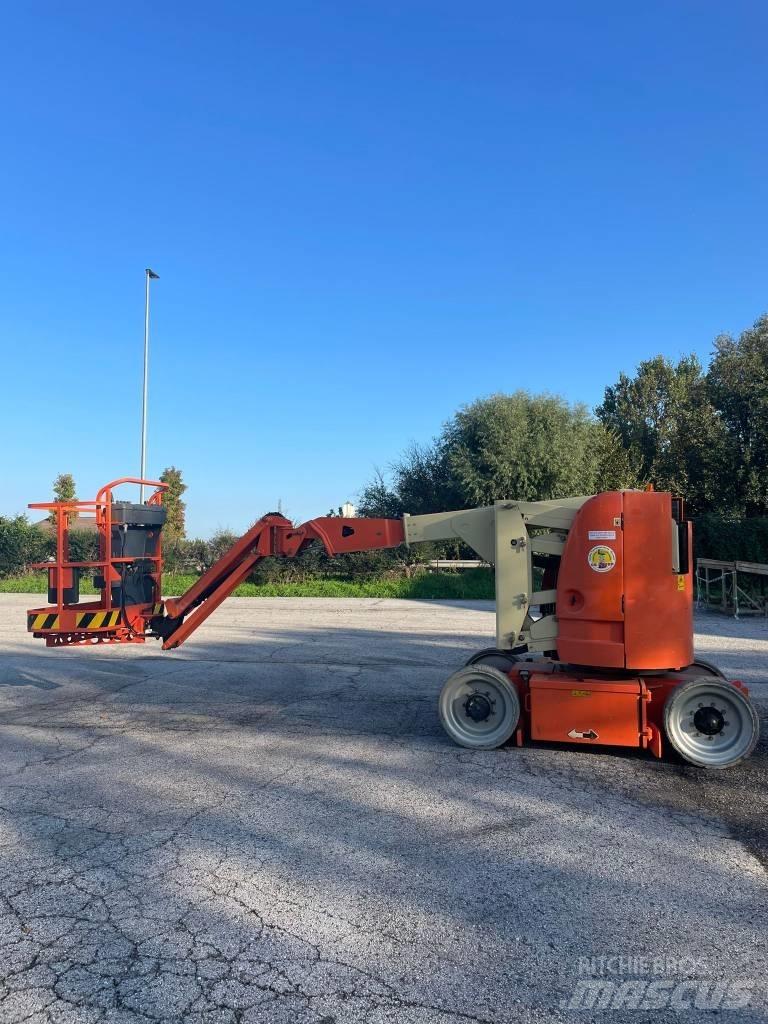 JLG 300 AJP Bomliftar