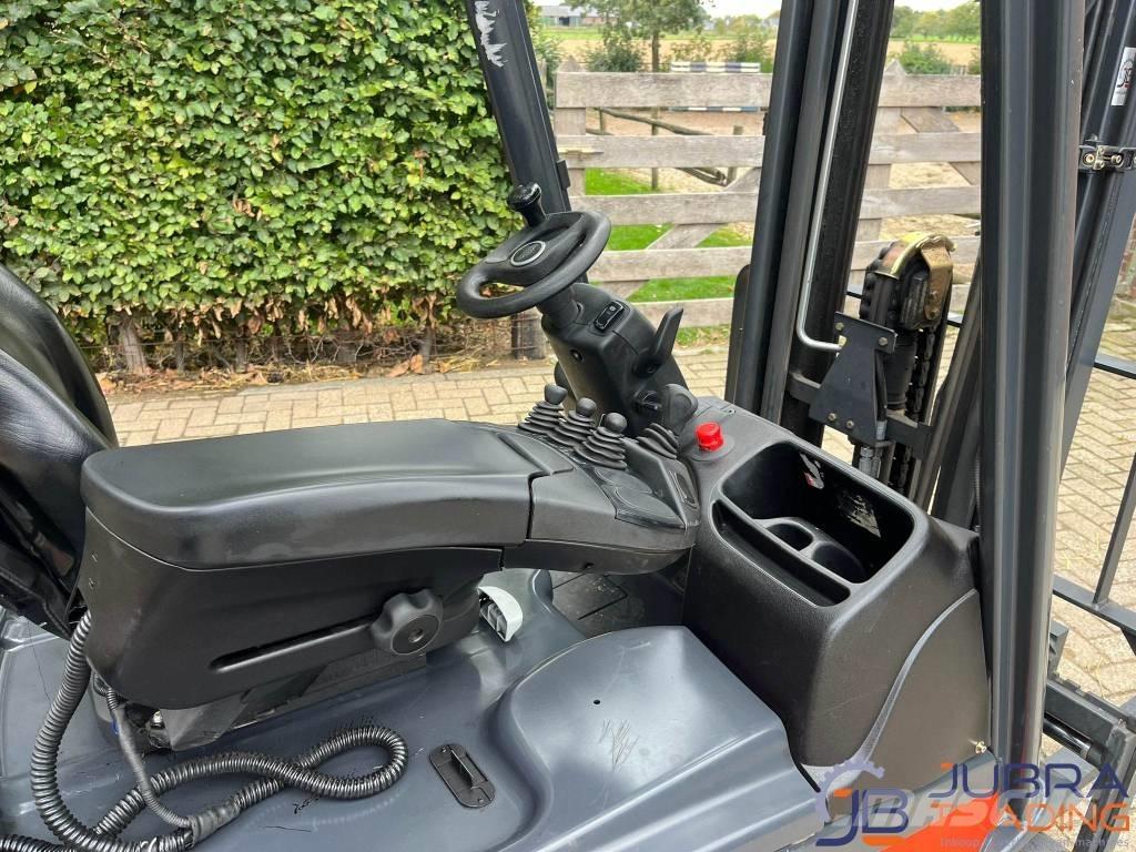 Linde E14-02 Elmotviktstruckar