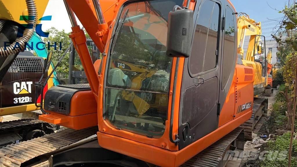 Doosan DX 140 LC Bandgrävare