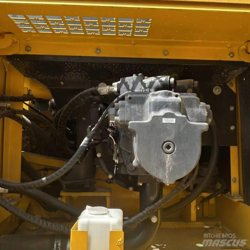 Komatsu 450-8 Bandgrävare