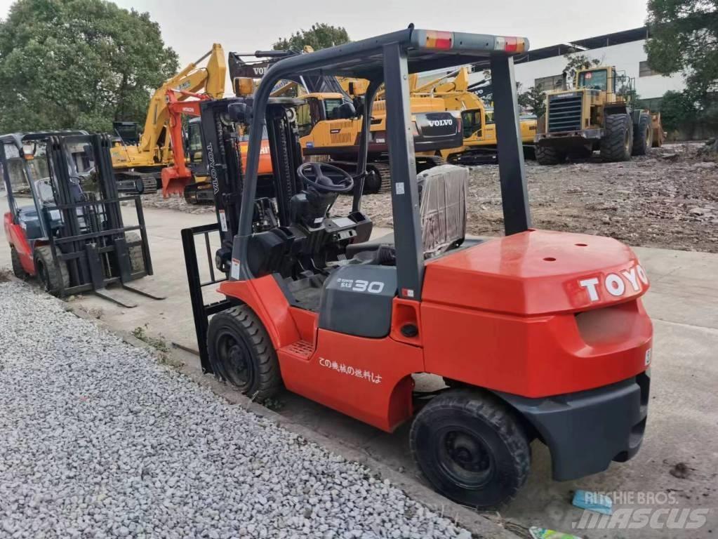 Toyota 7FD 30 Dieselmotviktstruckar