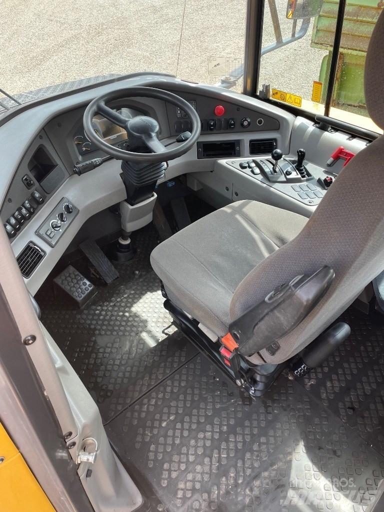 Volvo A30G Midjestyrd dumper