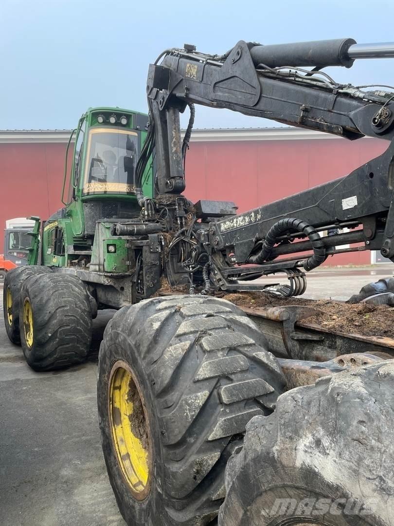 John Deere 1210E Skotare