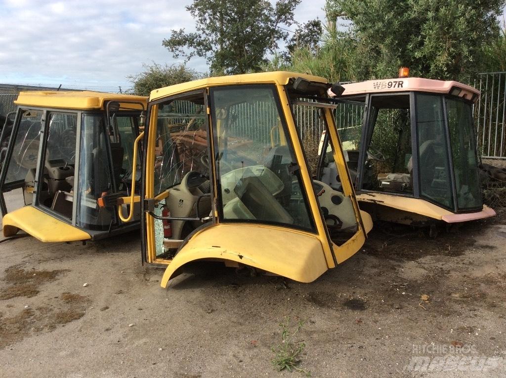Komatsu WB 97 R Hytter och interiör