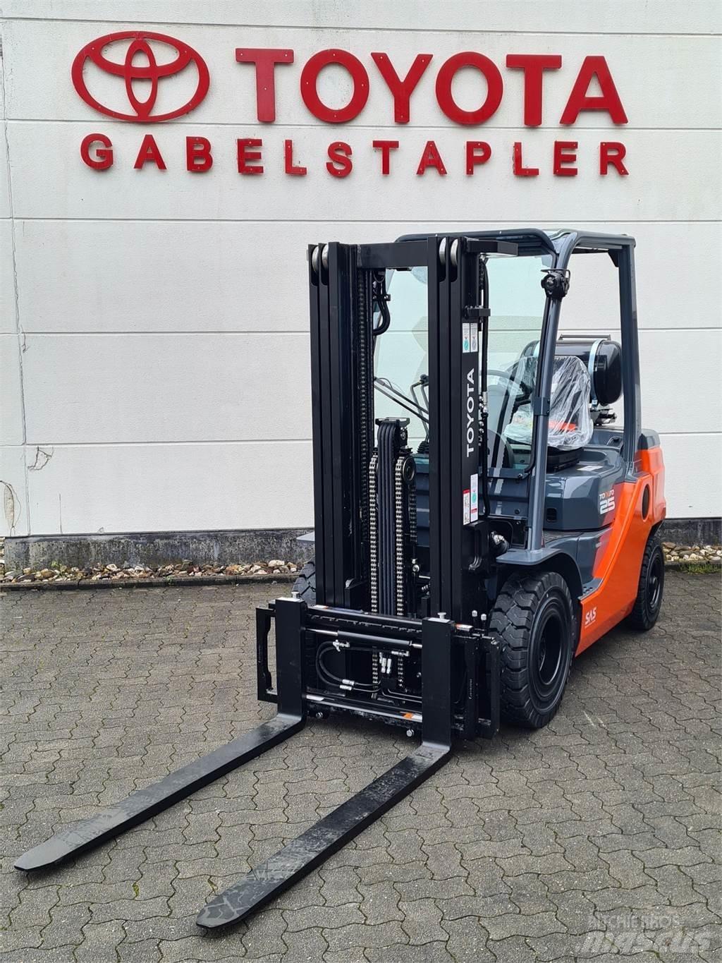 Toyota 02-8FGF25 Gasolmotviktstruckar