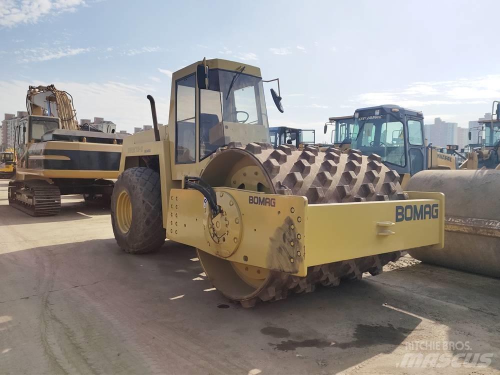 Bomag BW 217 Envalsvältar