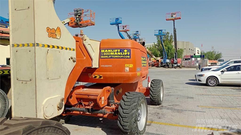 JLG 800AJ Bomliftar