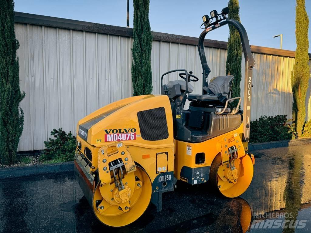 Volvo DD 25 B Tvåvalsvältar
