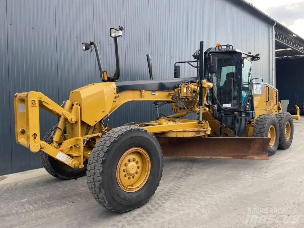 CAT 140M Väghyvlar