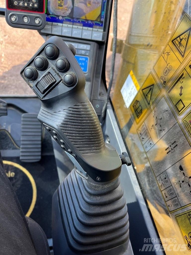 Komatsu HB 365LC-3E0 Bandgrävare