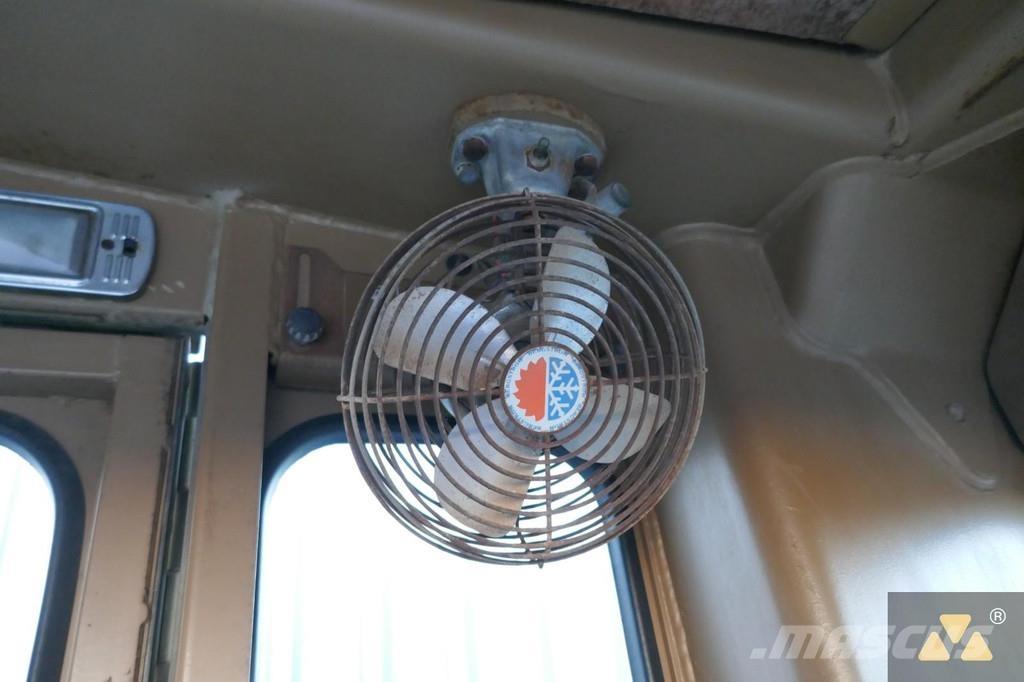 CAT 130G Ex-army Väghyvlar