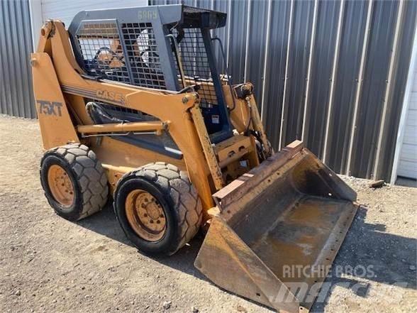 CASE 75XT Kompaktlastare