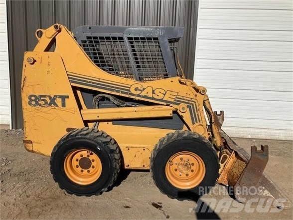 CASE 85XT Kompaktlastare