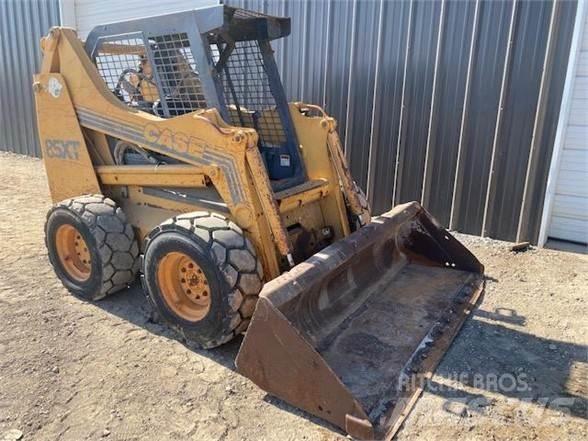 CASE 85XT Kompaktlastare