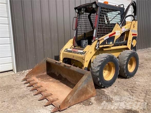 CAT 228 Kompaktlastare