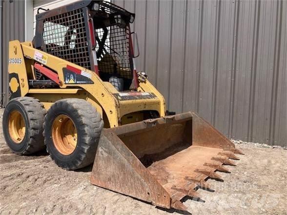 CAT 228 Kompaktlastare
