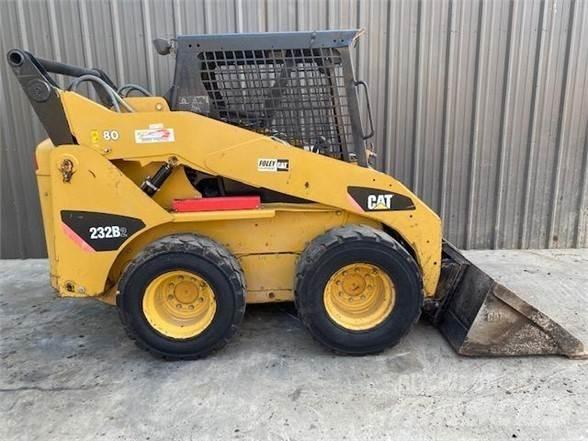 CAT 232B2 Kompaktlastare