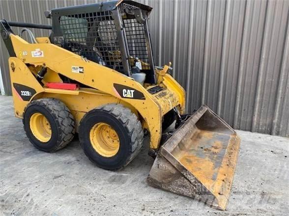 CAT 232B2 Kompaktlastare