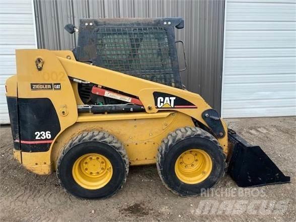CAT 236 Kompaktlastare