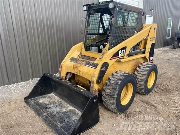 CAT 236 Kompaktlastare