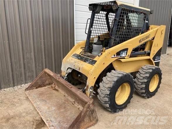 CAT 236B Kompaktlastare