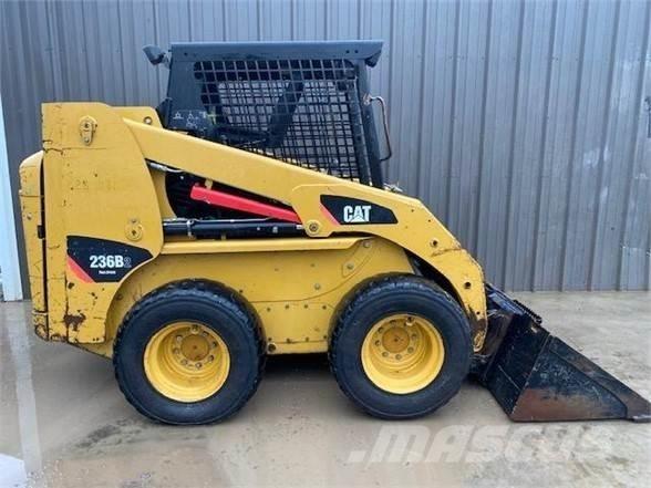 CAT 236B2 Kompaktlastare