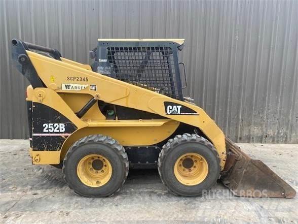CAT 252B Kompaktlastare