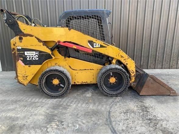 CAT 272C Kompaktlastare