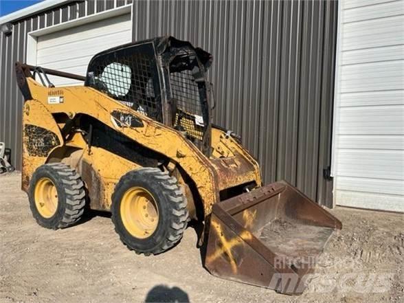 CAT 272C Kompaktlastare