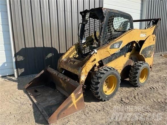 CAT 272C Kompaktlastare