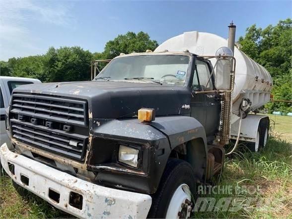 Ford F800 Tankbilar
