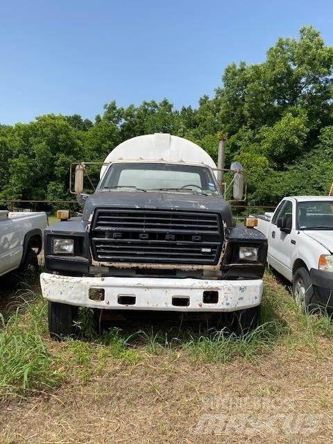 Ford F800 Tankbilar