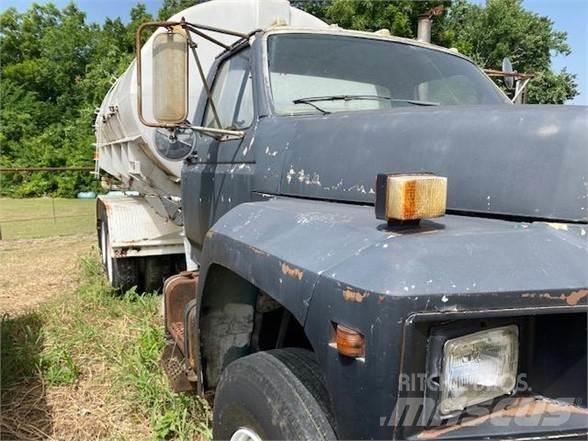 Ford F800 Tankbilar