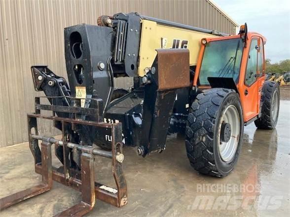 JLG 1055 Teleskoplastare
