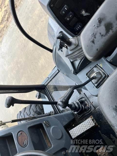 Terex TLB840R Grävlastare