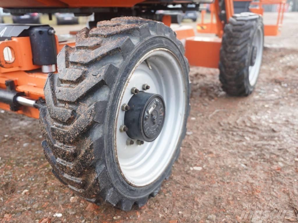 JLG 340 AJ Bomliftar