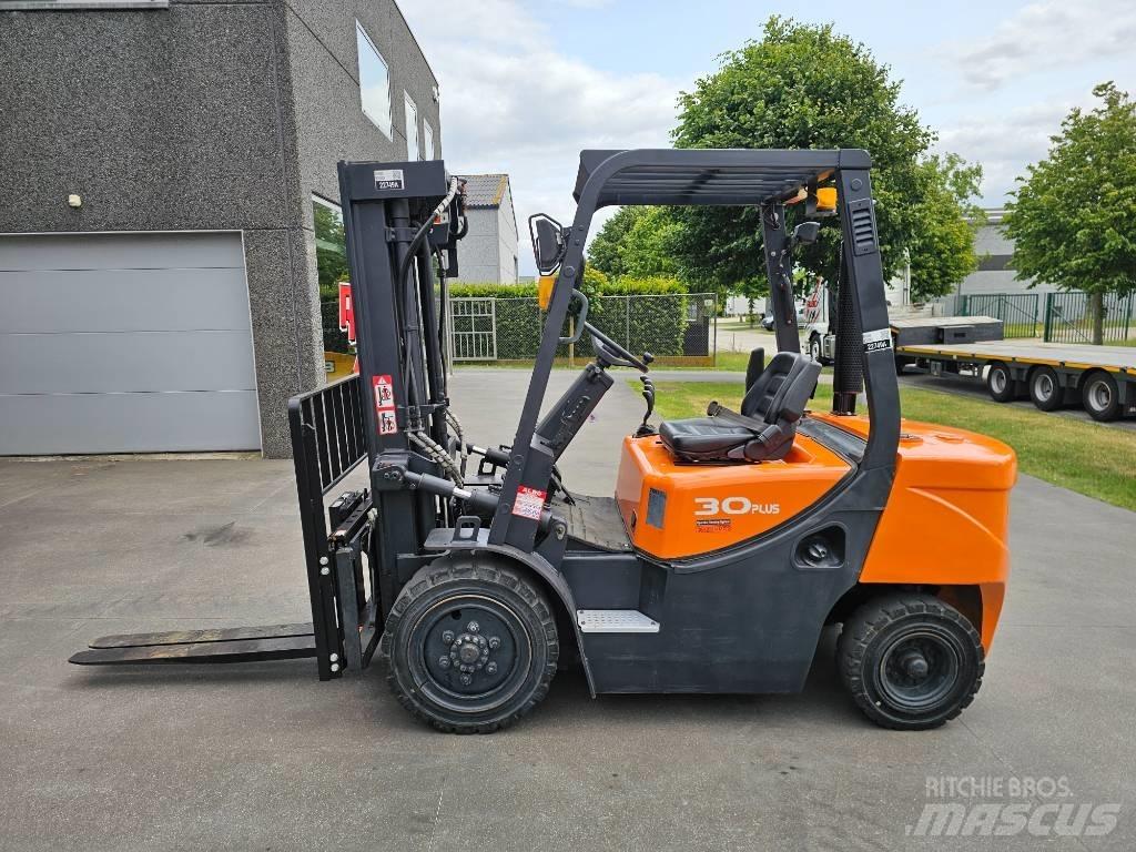 Doosan D 30 G Dieselmotviktstruckar