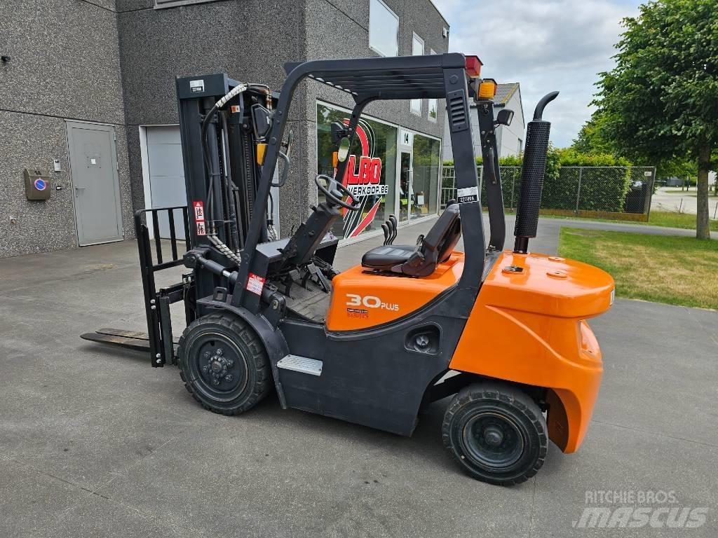 Doosan D 30 G Dieselmotviktstruckar