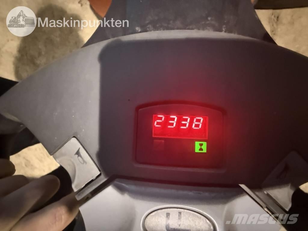 Toyota BT SWE 80 L Elmotviktstruckar