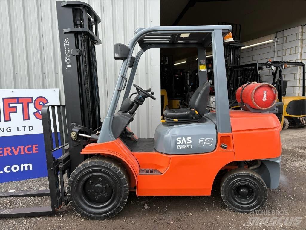 Toyota 7FGJ35 Gasolmotviktstruckar