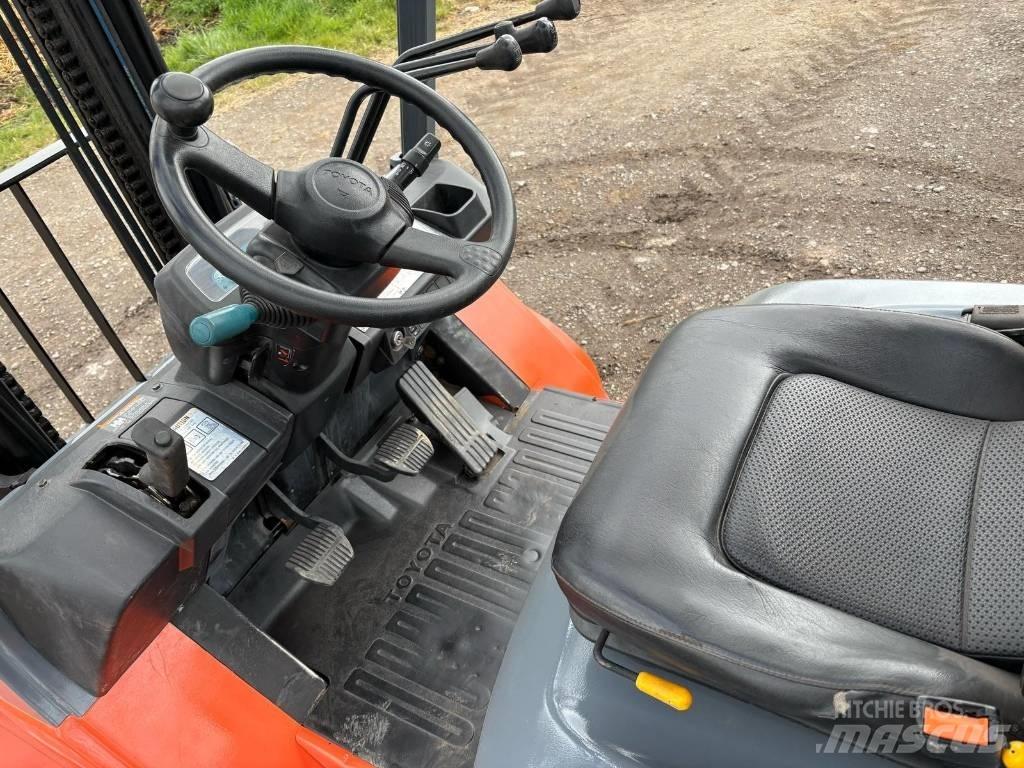 Toyota 7FGJ35 Gasolmotviktstruckar