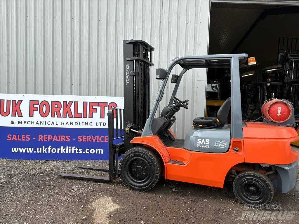 Toyota 7FGJ35 Gasolmotviktstruckar