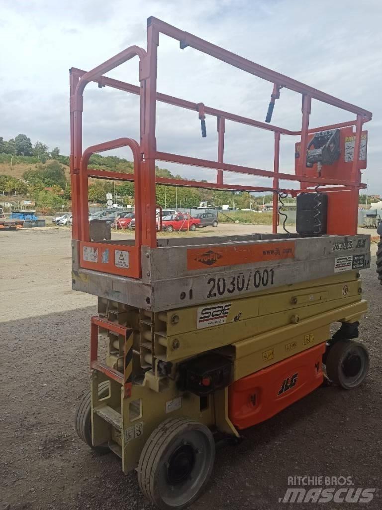 JLG 2030 ES Saxliftar