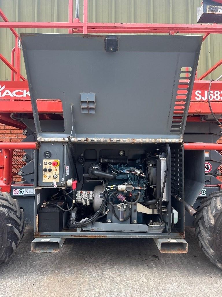 SkyJack SJ 6832 RT Saxliftar