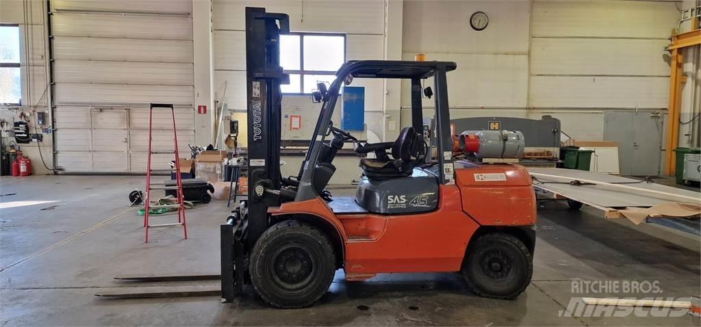 Toyota 7FG40 Gasolmotviktstruckar
