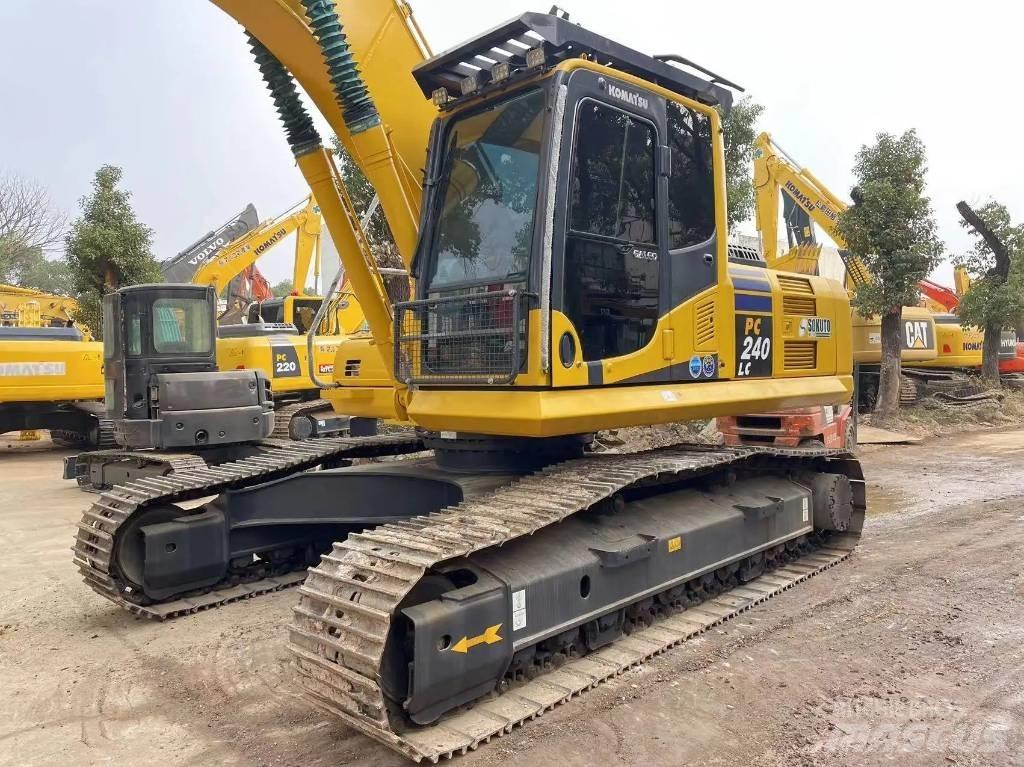Komatsu PC240-8 Bandgrävare