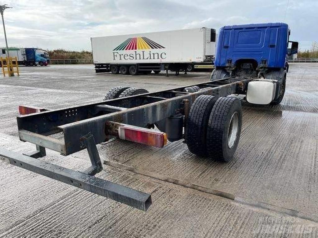 Scania P 230 Chassier
