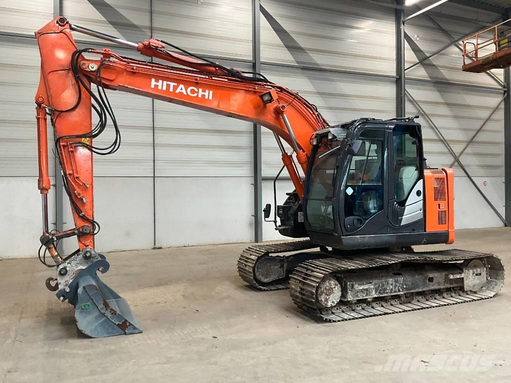 Hitachi ZX 135 US-6 Bandgrävare