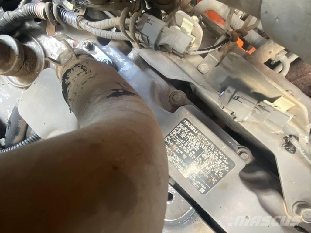 Hitachi ZX 135 US-6 Bandgrävare